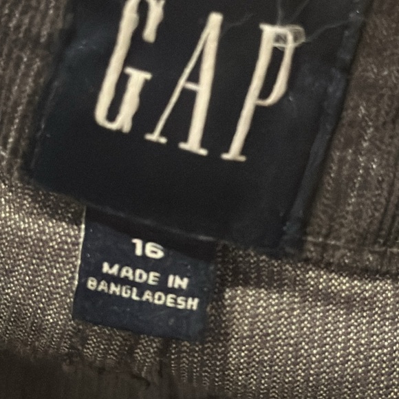Gap size 16 charcoal gray soft corduroy shorts - Picture 2 of 4